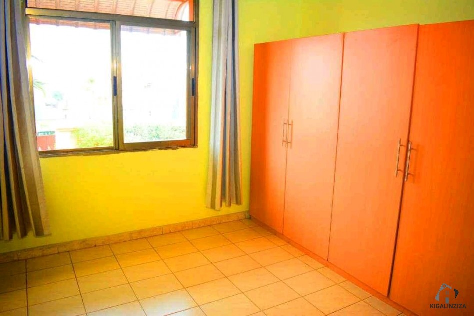 Gacuriro beautiful unfurnished house for rent at 600 Nziza Business