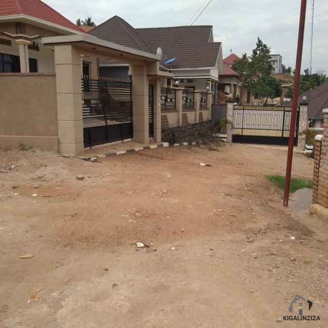 Plot for sale at kicukiro kabeza +250788579170