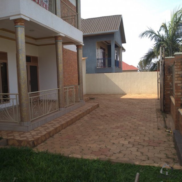 House for sale at kicukiro gahanga+250788579170
