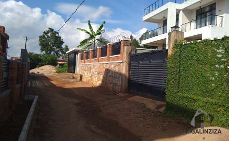 Plot for sale at kicukiro nyanza +250788579170