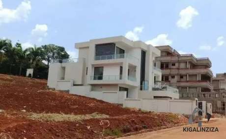 Plot for sale in kicukiro Rebero 0788579170
